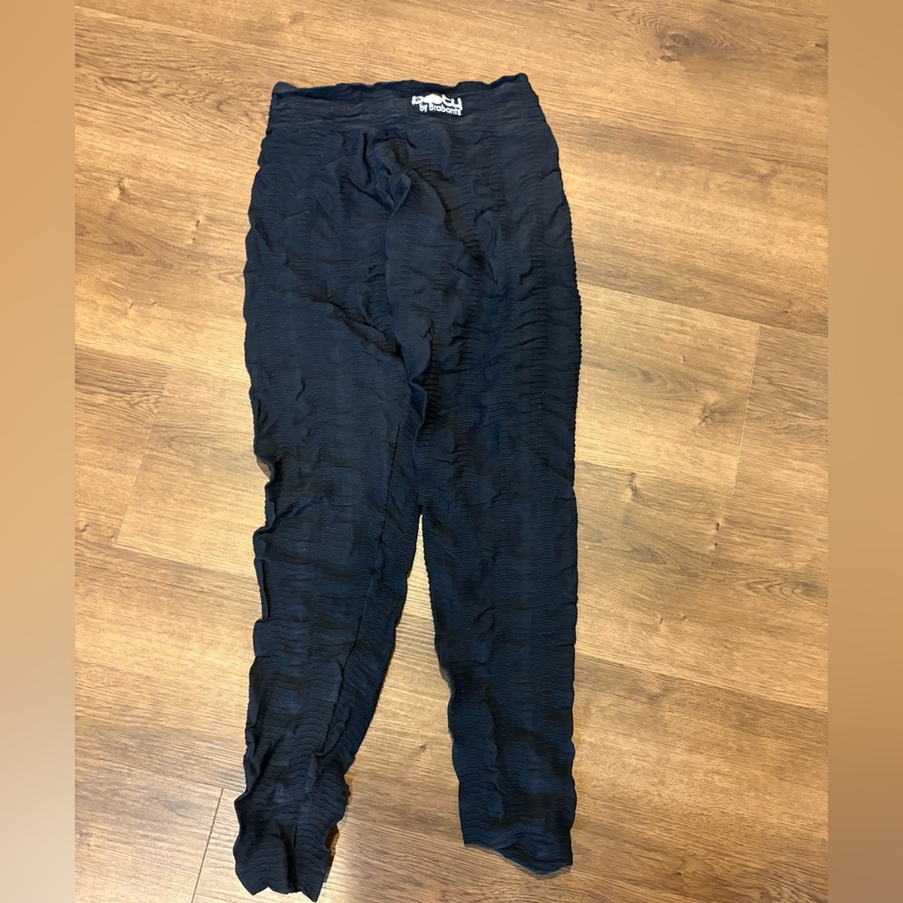Black Textured leggings